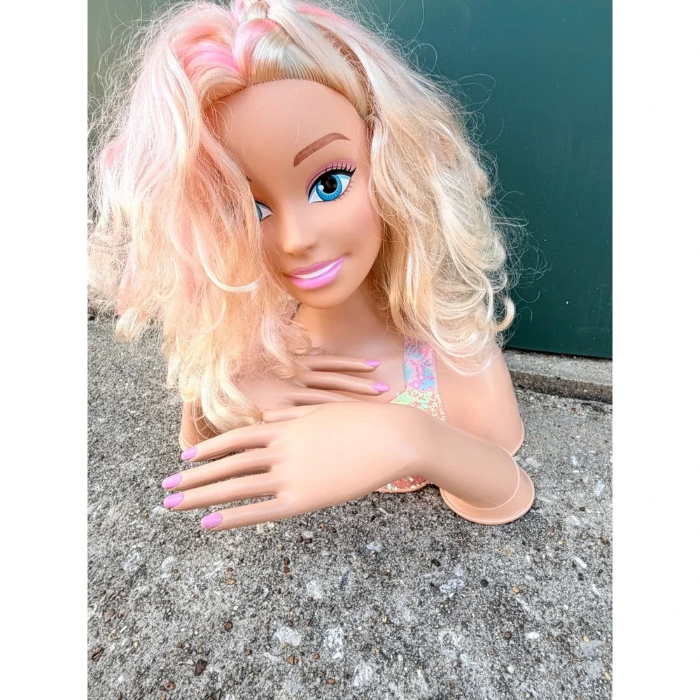Mattel Barbie Styling Head Blonde‎ Pink Hair Manicure Hands Just Play 1821KF01